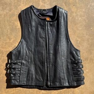 Women’s leather motorcycle vest black size M